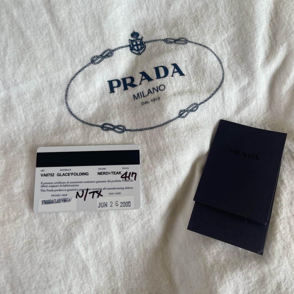 Vintage Prada Glacé Folding tote - Picture 15 of 16